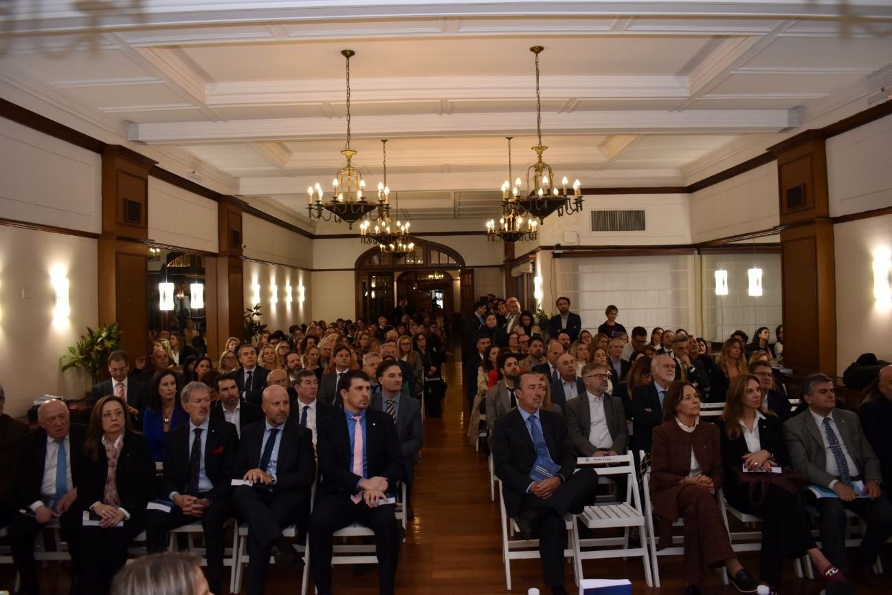 Público asistente a la presentación del libro