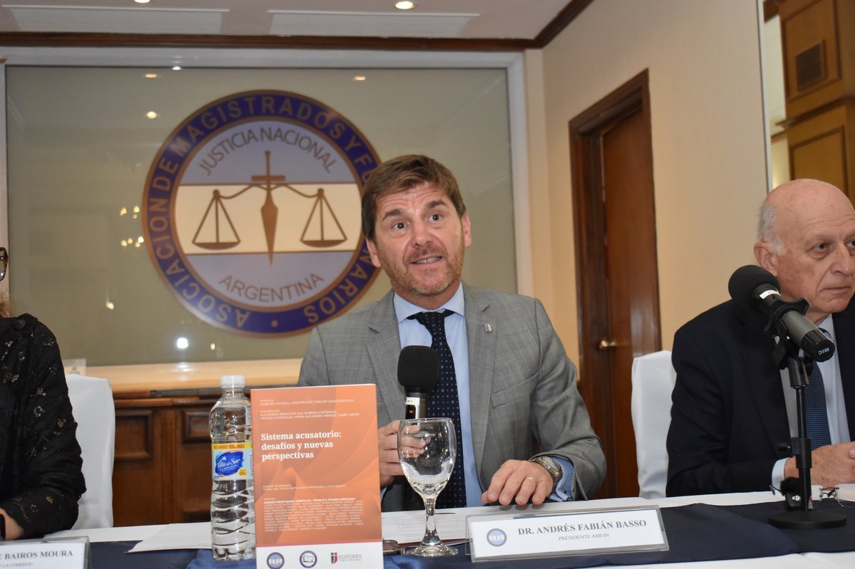 Andrés Fabián Basso durante la presentación del libro