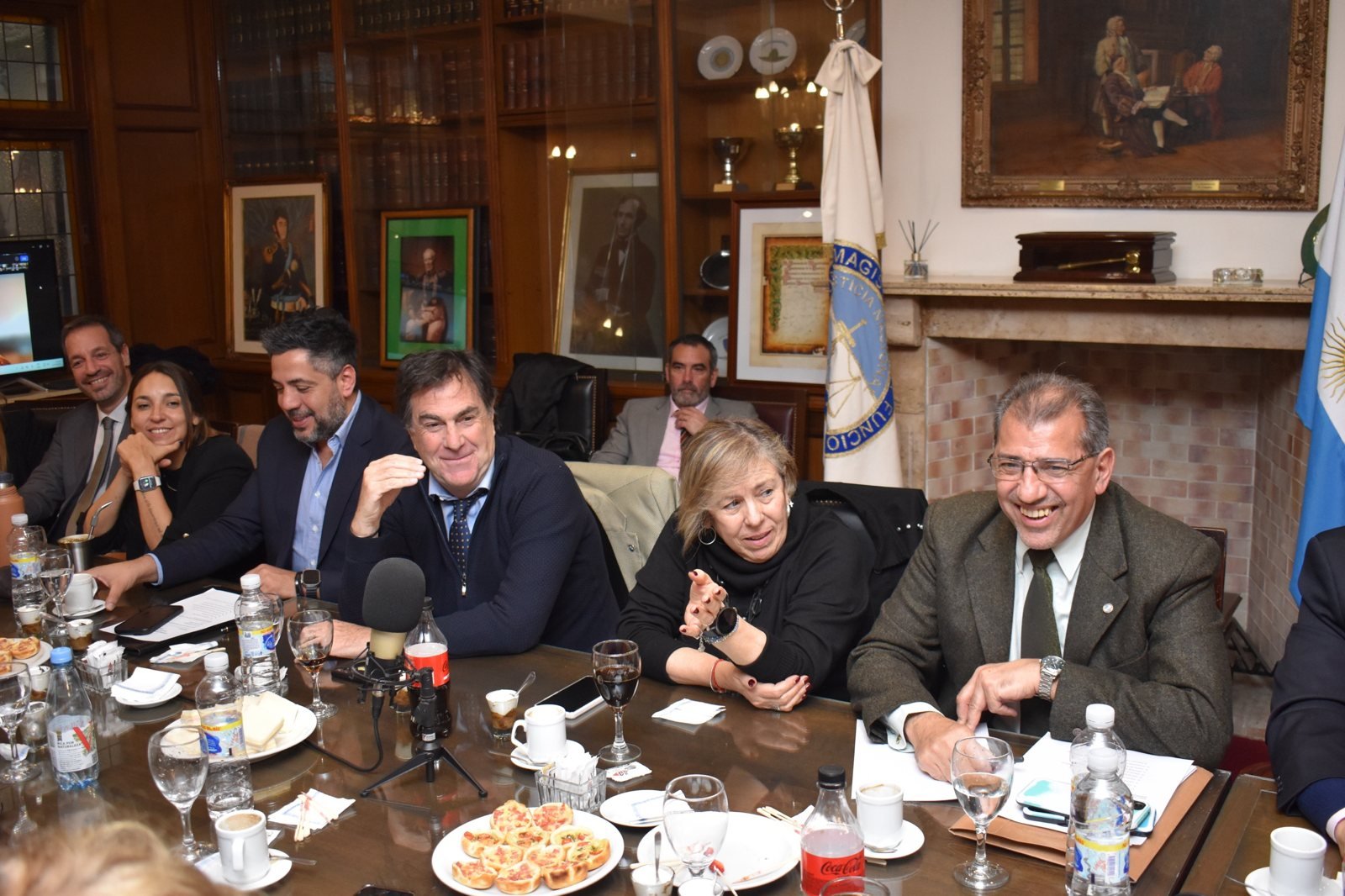Un momento distendido de la reunión.