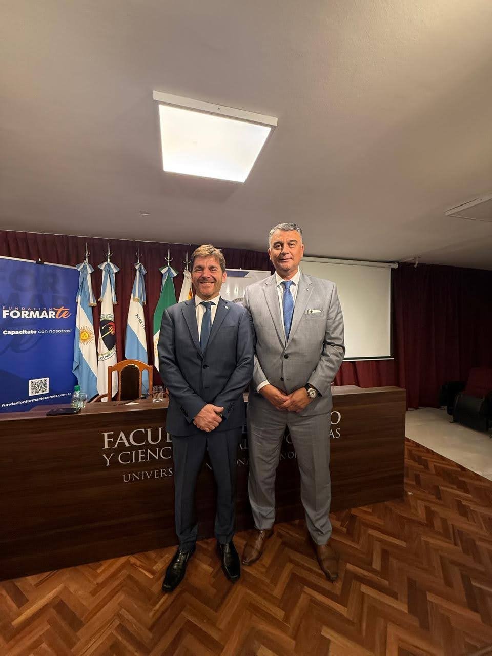 Los Dres. Andrés Basso y Ricardo Mianovich en la Facultad de Derecho de la UNNE